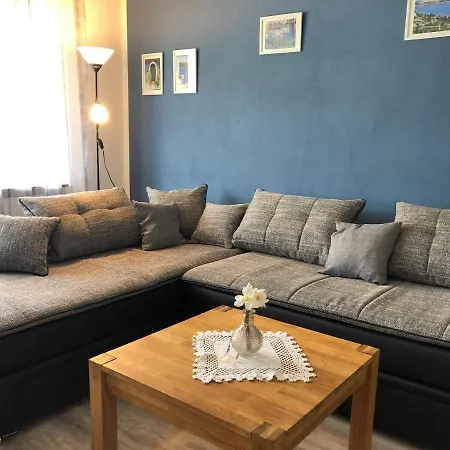 Joanna Mit Burgblick * Bernkastel-Kues