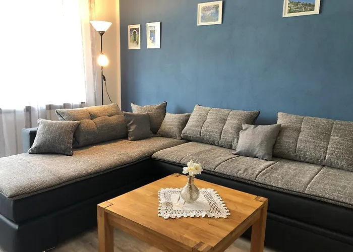 Joanna Mit Burgblick * Bernkastel-Kues